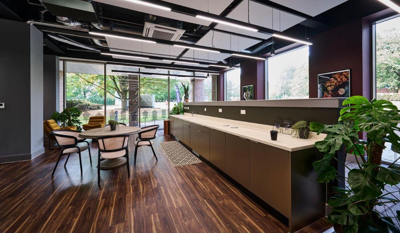 For Students Only The Oaks In Coventry Apartment Екстериор снимка
