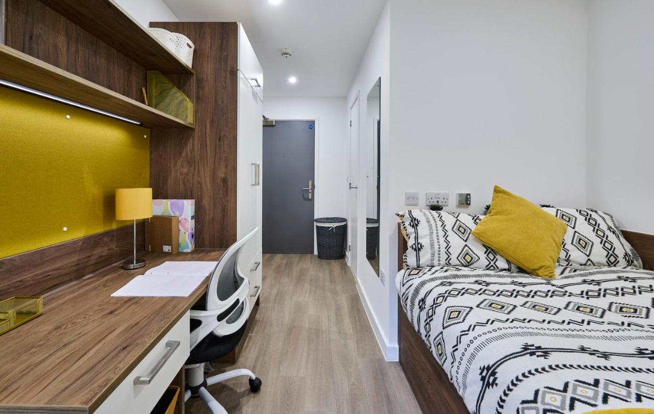 For Students Only The Oaks In Coventry Apartment Екстериор снимка