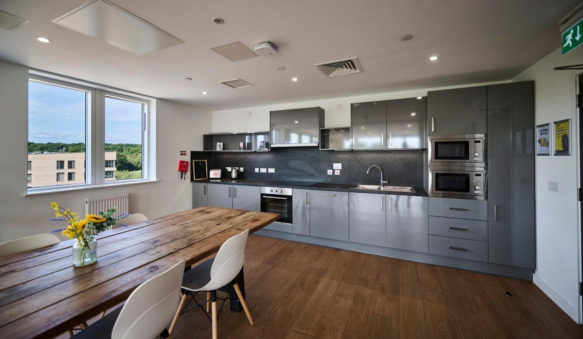 For Students Only The Oaks In Coventry Apartment Екстериор снимка
