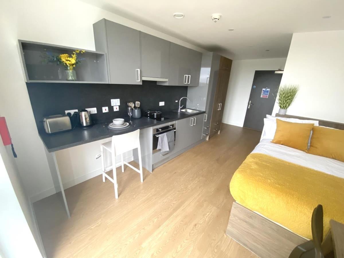 For Students Only The Oaks In Coventry Apartment Екстериор снимка